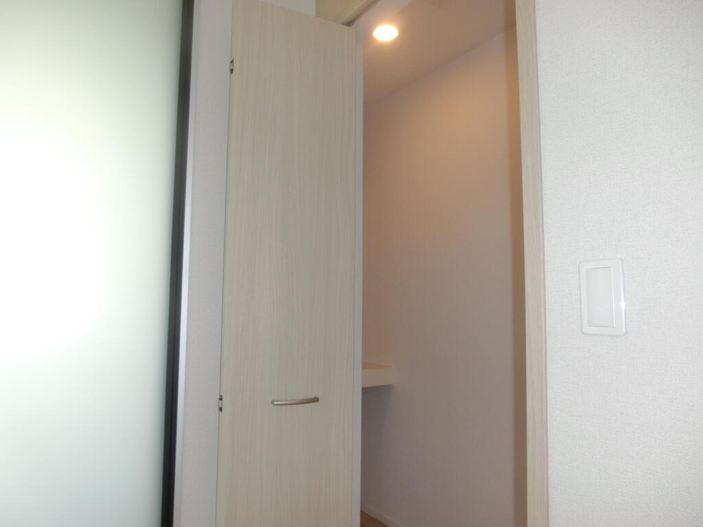 収納　ウォークインクローゼット