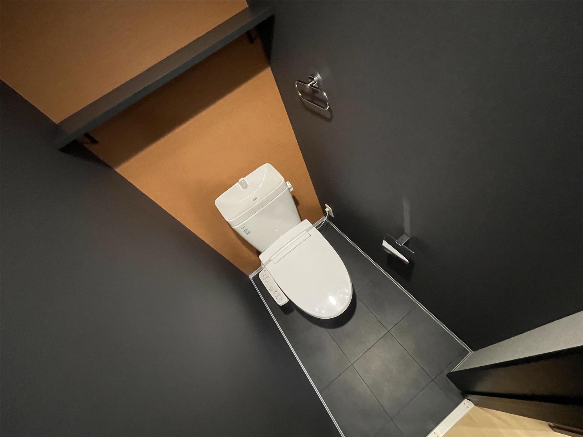 トイレ　ウォシュレット完備の洋式トイレです♪