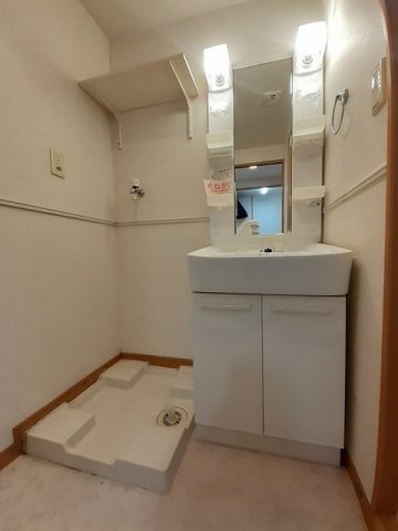 洗面設備　コンパクトで使いやすい洗面所