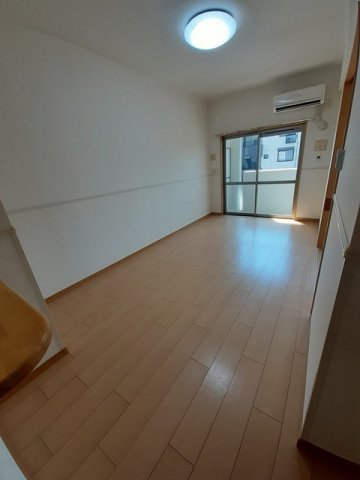 居室・リビング　居間です