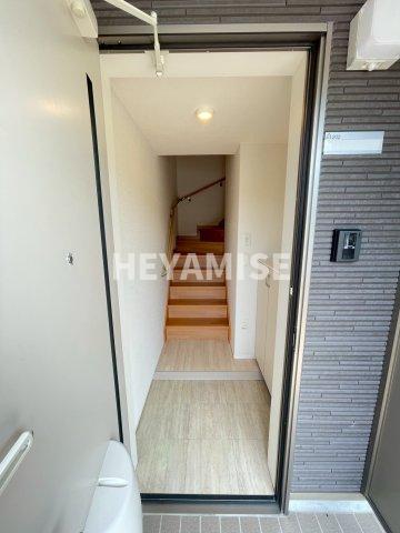 玄関　※同間取りの別の階のお部屋の画像です※現況を優先します