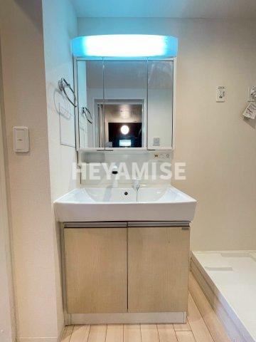 洗面設備　※同間取りの別の階のお部屋の画像です※現況を優先します