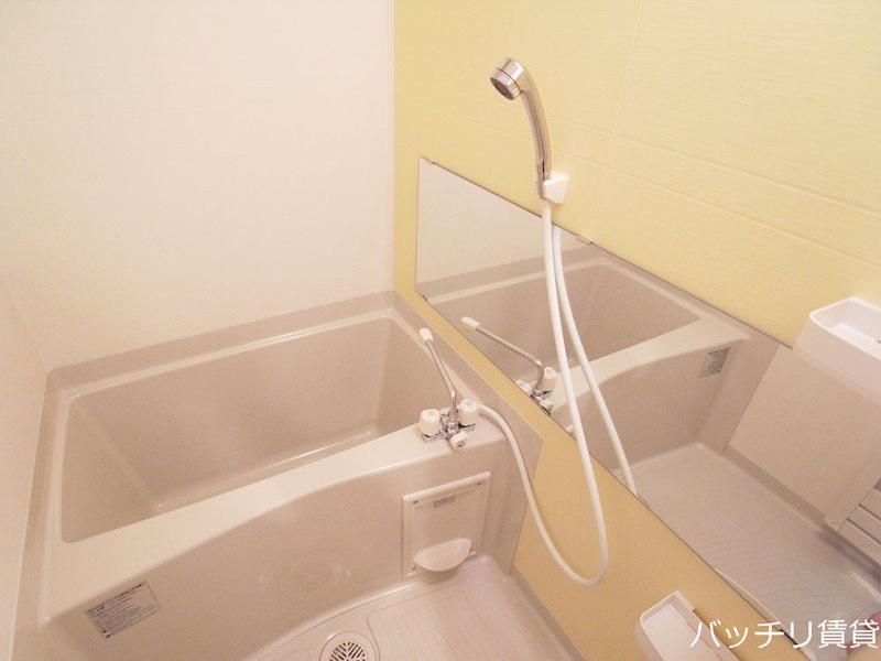 バス・シャワールーム　※同マンション別部屋写真のため、現状優先。