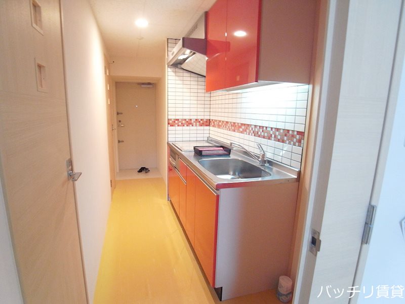 キッチン　※同マンション別部屋写真のため、現状優先。