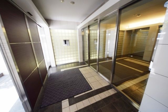 エントランス　お問合せは(株)タウンハウジングレジデンス事業部【03-…