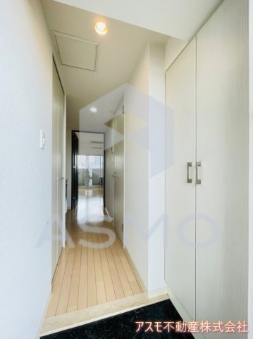 玄関　同マンション別部屋　参考写真