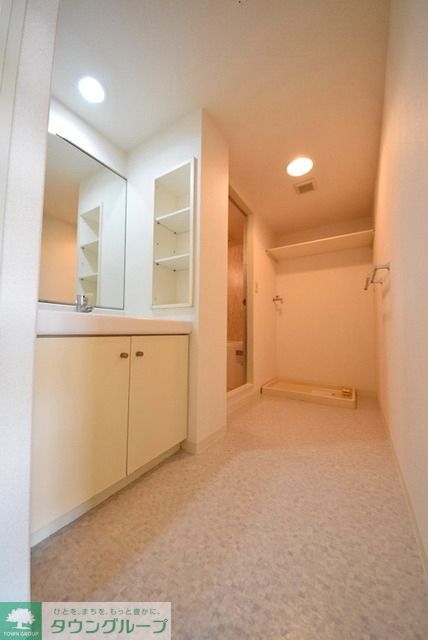 洗面設備　ゆとりを持った水回りのスペース