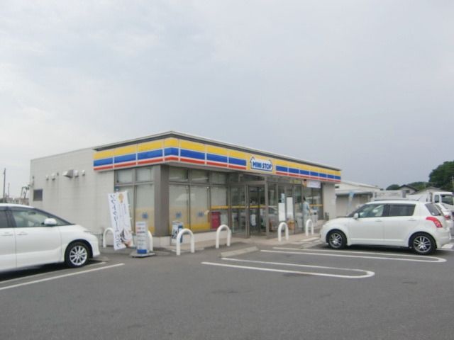 コンビニ　ミニストップ（コンビニ）まで424m