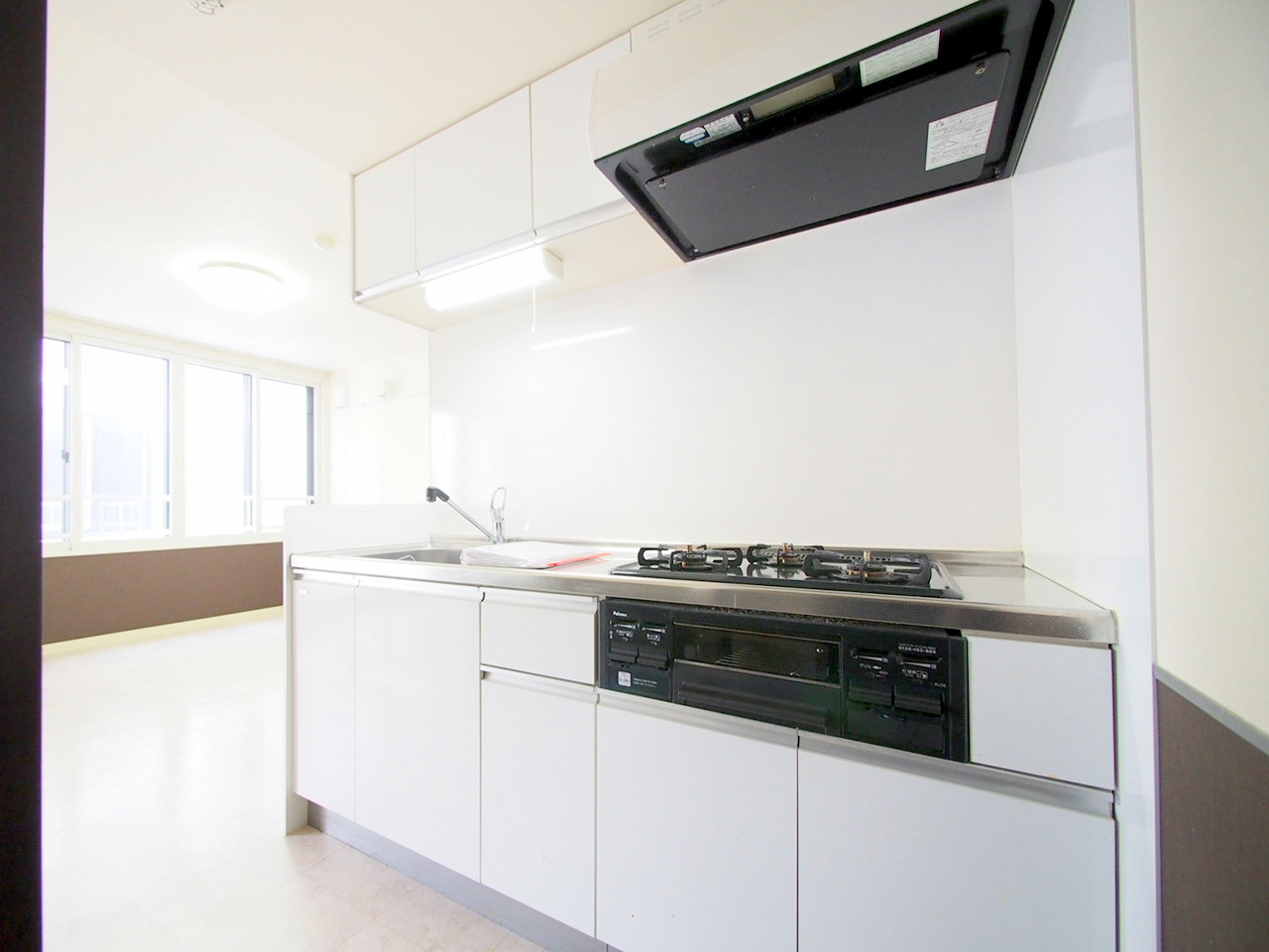 キッチン　人気の独立式システムキッチンです♪