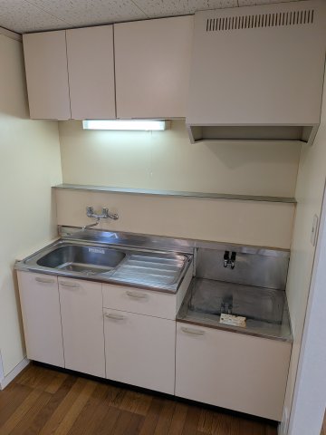 キッチン　キッチンスペース広々です