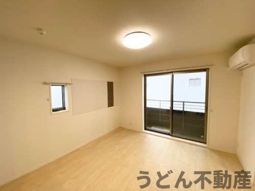 居室・リビング　うどん県のお部屋探しはうどん不動産へ うどんちゃんとLINE