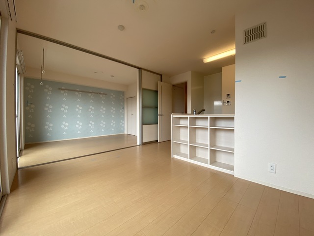 居室・リビング　繋げると１ＬＤＫとしても使えます