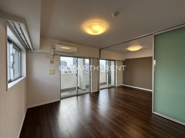 居室・リビング　2面採光角部屋の開放的な居室