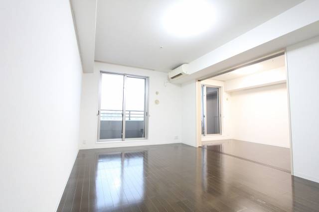 居室・リビング　１３．４帖のリビングです