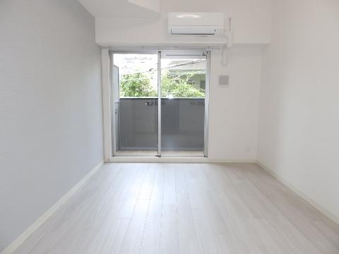 居室・リビング　室内