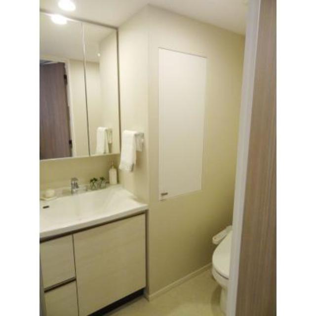 洗面設備　※写真は同タイプ住戸です。