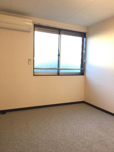 居室・リビング　カーペット