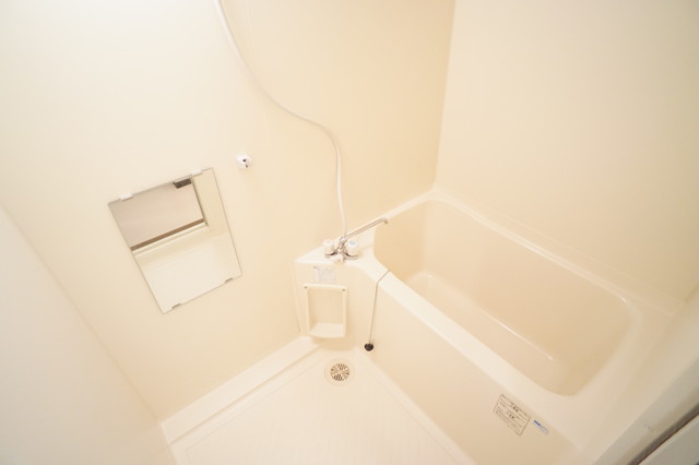 バス・シャワールーム　※別部屋の参考写真です。