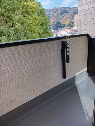 バルコニー　外からの目が気にならないバルコニーで洗濯物が干せます