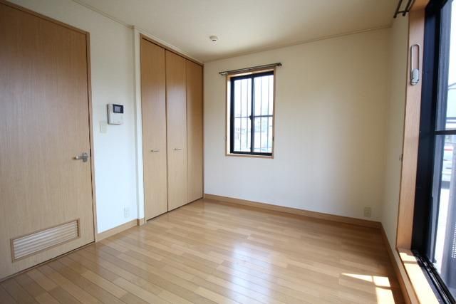 居室・リビング　日当たりの良い居室