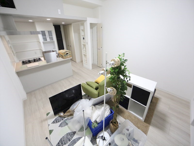 その他部屋・スペース　洋室13帖　カウンターキッチン　クローゼット付