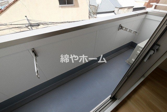 バルコニー　お洗濯にも便利なバルコニー付き