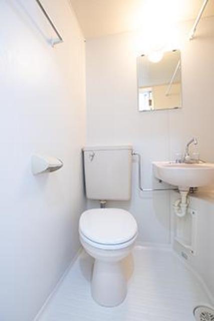 トイレ　※写真は同タイプ住戸です。