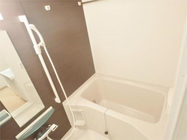 バス・シャワールーム　別タイプのお部屋です