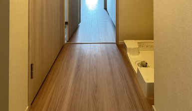 玄関　※別部屋の参考写真です。