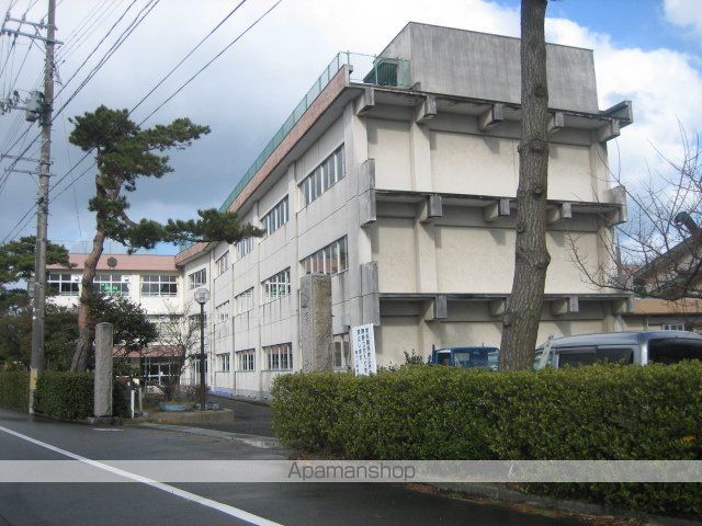 小学校　濁川小学校（小学校）まで800m