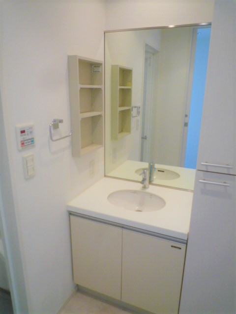 洗面設備　写真は同タイプ住居です。