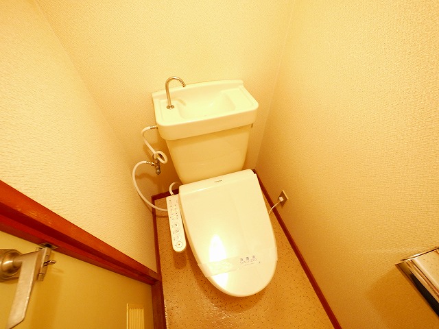 トイレ　清潔感のあるトイレです