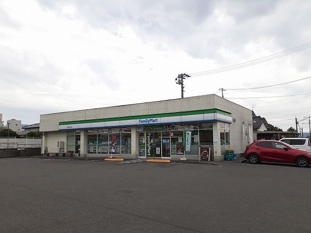 コンビニ　ファミリーマート都城市役所前店（コンビニ）まで550m