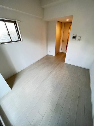 その他部屋・スペース　広くて明るい寝室