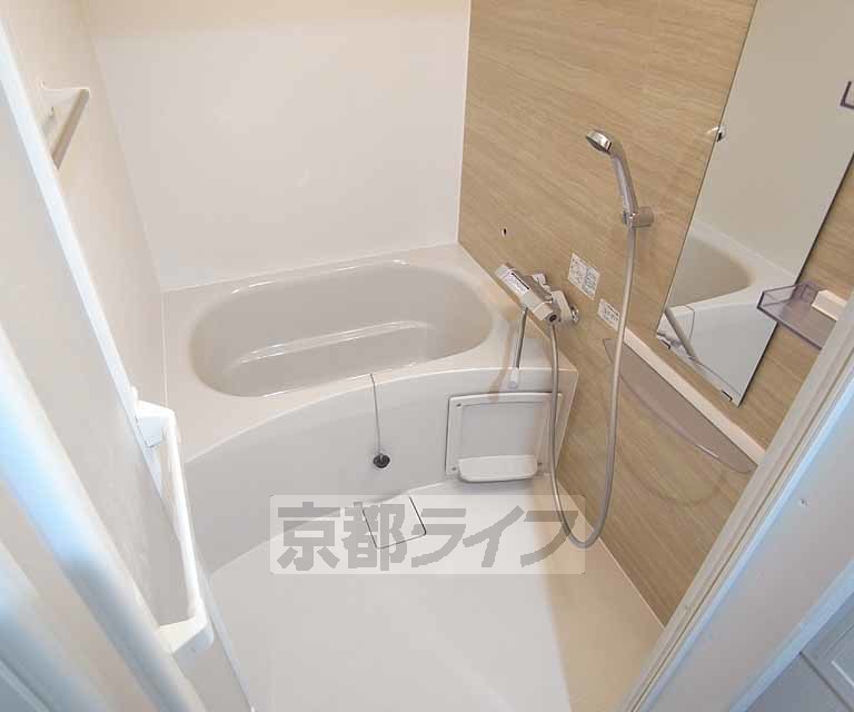 バス・シャワールーム　綺麗で明るいバスルーム