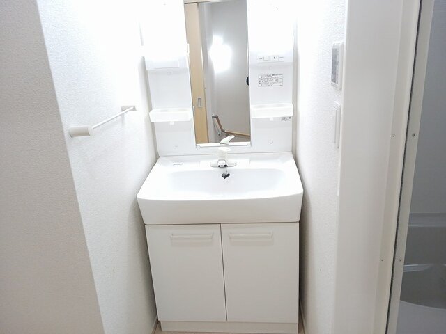 洗面設備　忙しい朝には欠かせない洗面所です