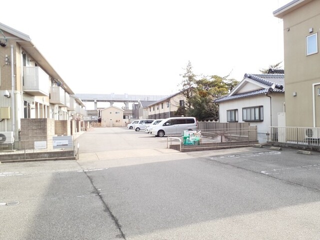 駐車場　駐車場