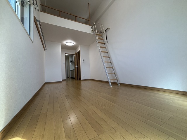 居室・リビング　別部屋参考写真です