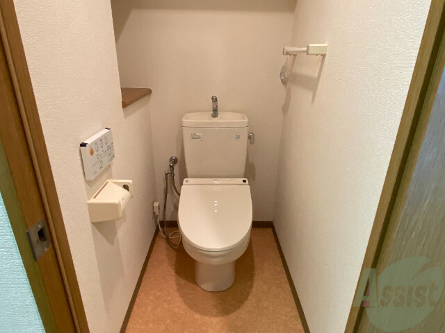 トイレ　トイレは、嬉しいウォシュレット付きです。