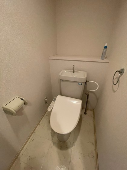 トイレ　※別号室のお写真です。
