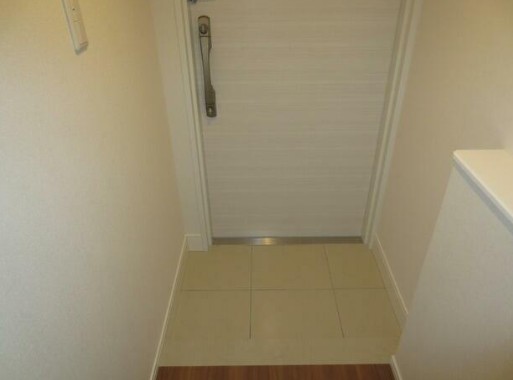 玄関　※他部屋、参考写真※