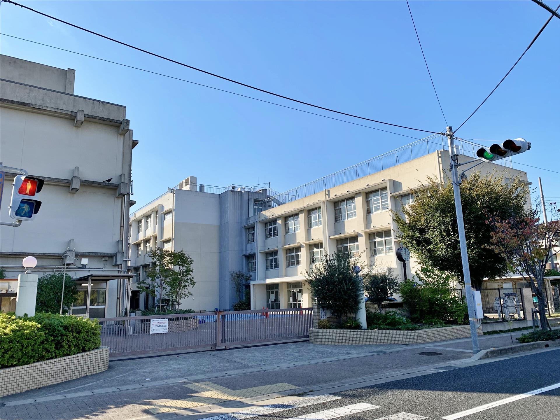 小学校　高木小学校（小学校）まで500m