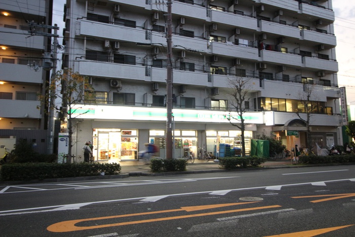 コンビニ　ローソンストア100 東住吉矢田店（コンビニ）まで220m