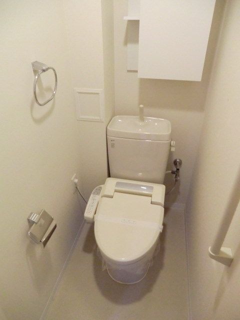 トイレ　ウォシュレット機能付き