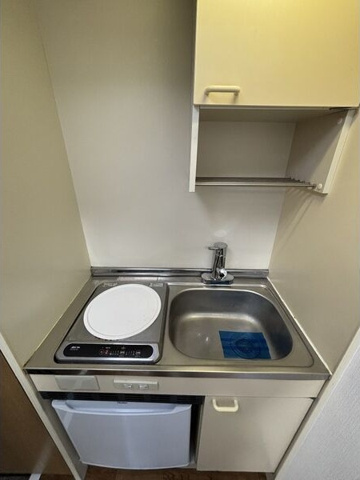 キッチン　※写真は同じマンションの違う部屋のものになります。