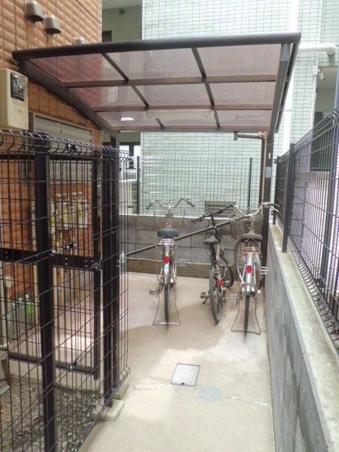 その他共有部分　屋根付き駐輪場