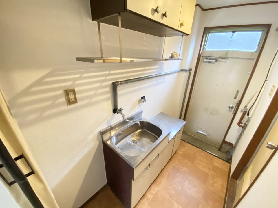 キッチン　家具を配置しやすいお部屋です