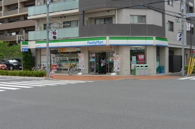 コンビニ　ファミリーマート（コンビニ）まで60m