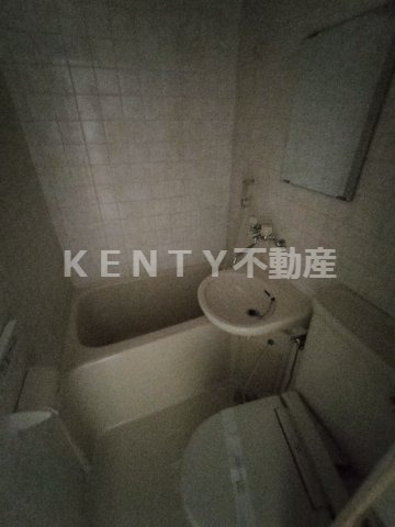 バス・シャワールーム　コンパクトで使いやすいお風呂です
