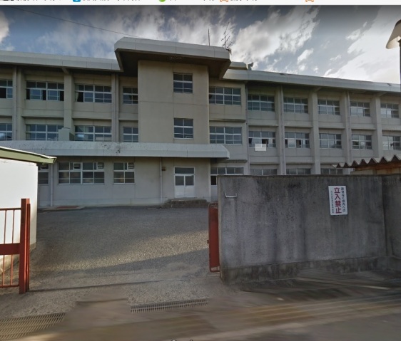 小学校　大和高田市立浮孔小学校（小学校）まで970m